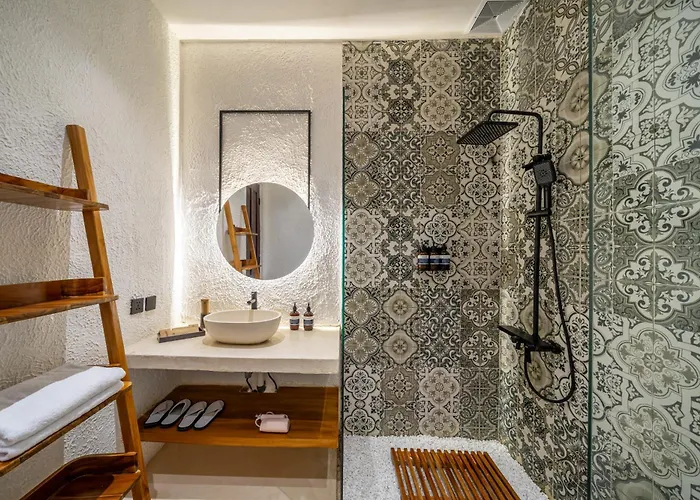 Sacred Jungle By Evdekimi - Stylish Jungle Retreat With & With Kitchens, Pools And Concierge Service In *